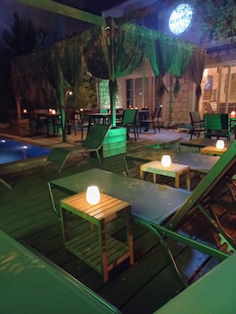 rebetiko hotel