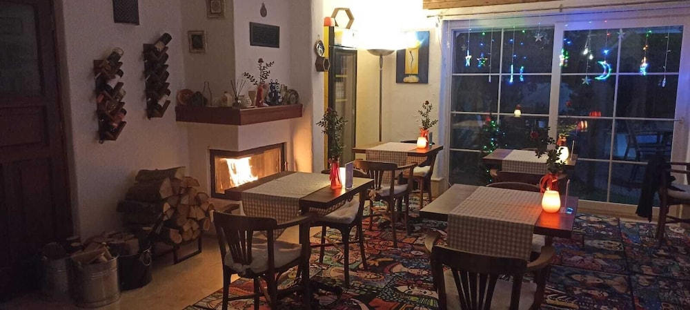 rebetiko hotel