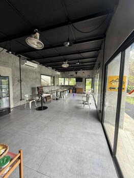 the wide view resort cafe