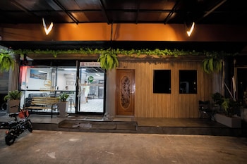 pratunam family house 2