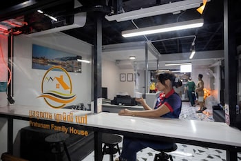 pratunam family house 2