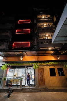pratunam family house 2