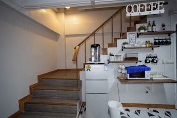 pratunam family house 2