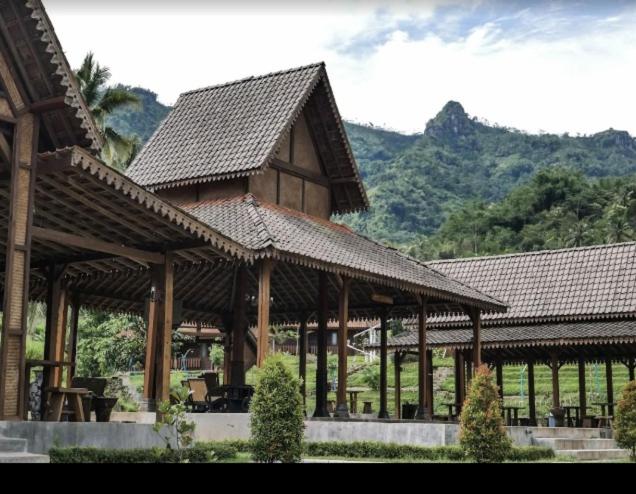 giri tengah resort borobudur