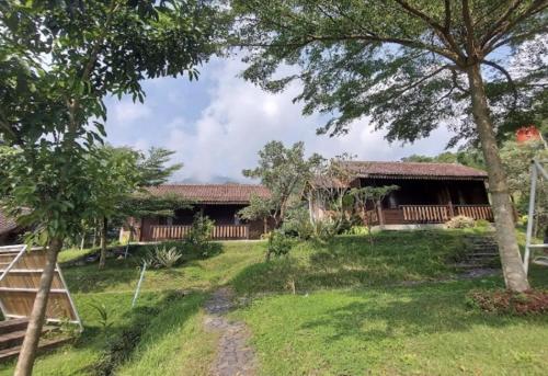 giri tengah resort borobudur