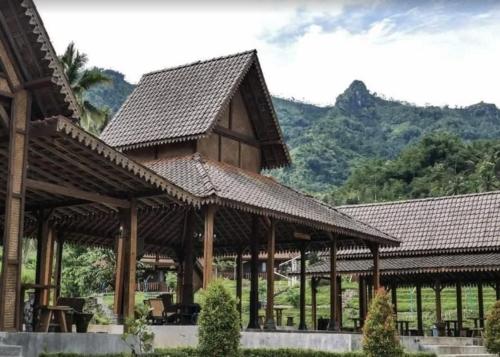 giri tengah resort borobudur