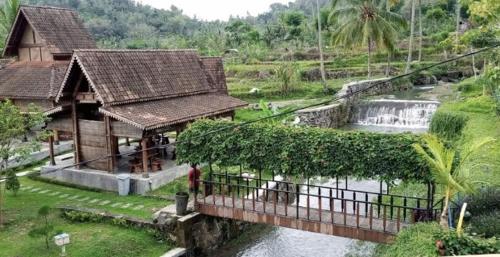 giri tengah resort borobudur