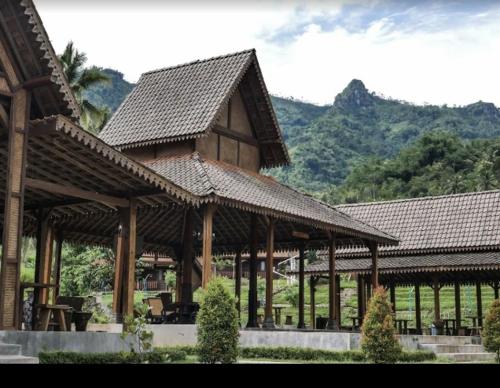 giri tengah resort borobudur