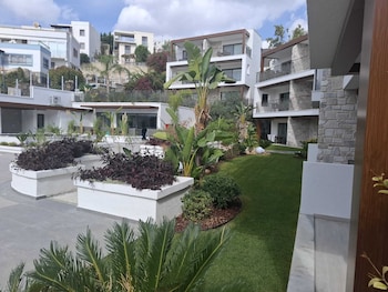 ayaz suites