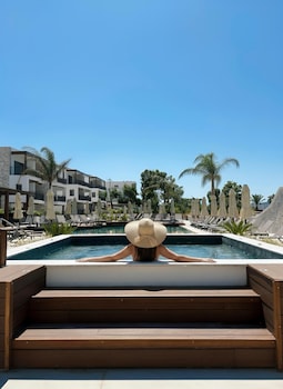 ayaz suites