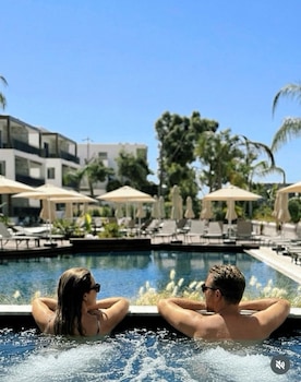 ayaz suites