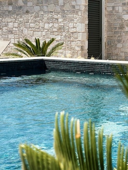 ayaz suites
