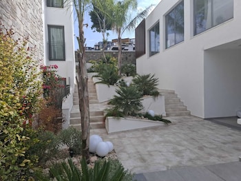 ayaz suites