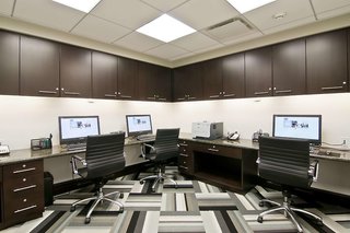 hampton inn and suites bellevue downtown seattle