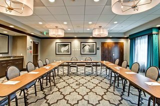 hampton inn and suites bellevue downtown seattle