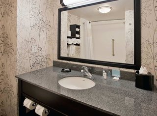 hampton inn and suites bellevue downtown seattle