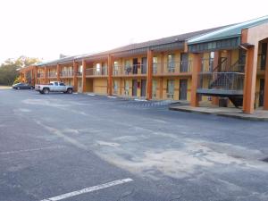 camilla inn and suites