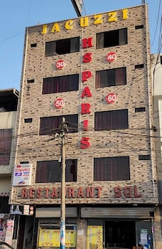 hostal paris mandp 3
