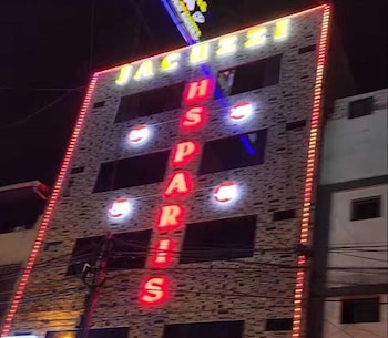 Hostal Paris M&P 3,,4 star
