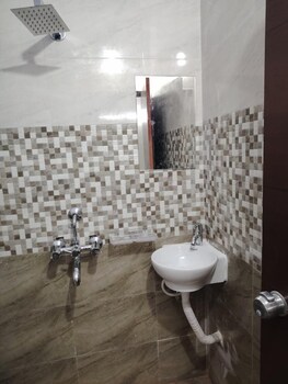karthikeya guest inn