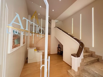Attico,,0 star