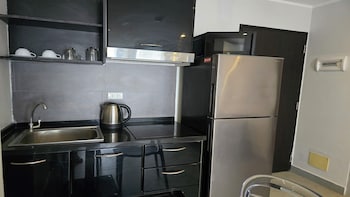 bright and breezy 1br t1 211