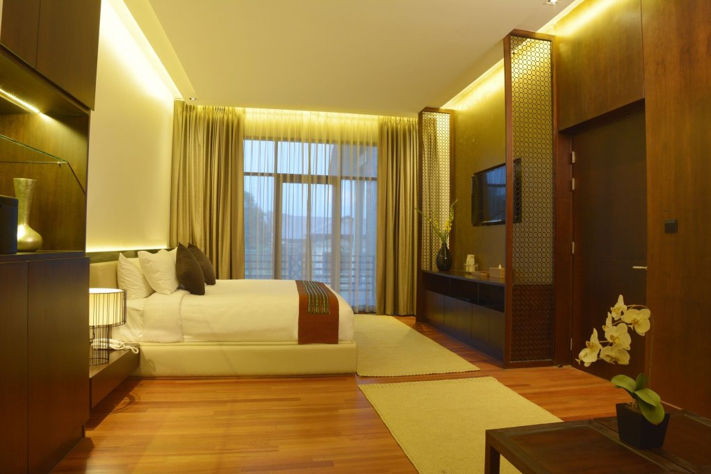 emerald palace hotel