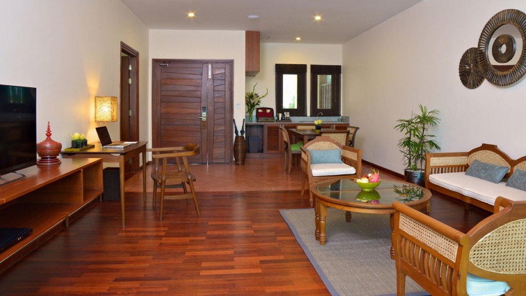 Emerald Palace Hotel,Near Shwe Se Khone Pagoda,4 star