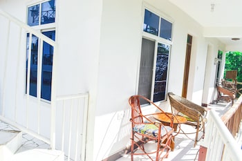 zanz bay hotel