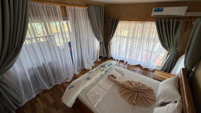 zanz bay hotel