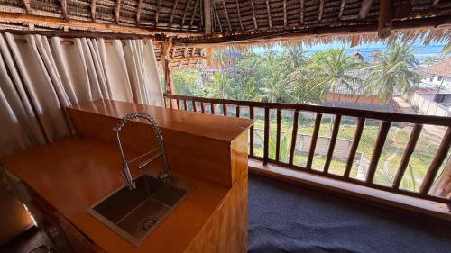 zanz bay hotel
