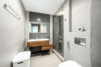 4br high rise burj and fountain view