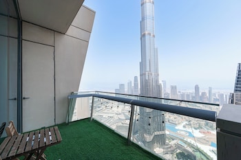 4br high rise burj and fountain view
