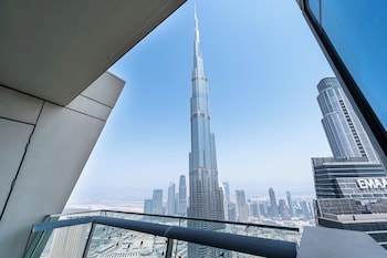 4br high rise burj and fountain view