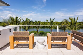 the fairhaven house at solaire lunara bay