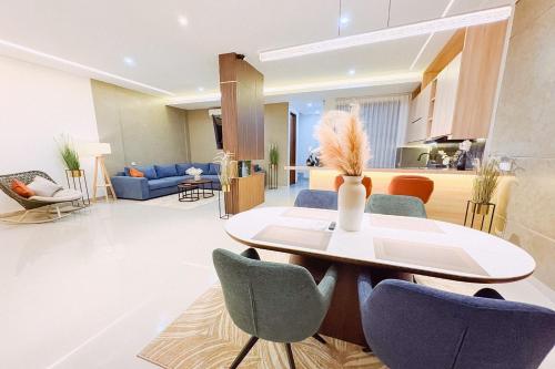 slokayana villas