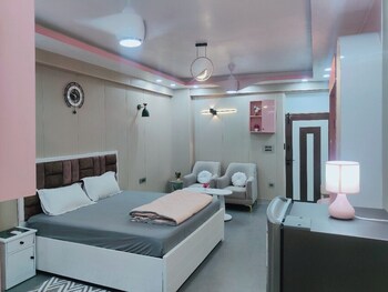 noida luxury studio apartment