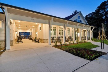 luxurious apartments pool gym bikes