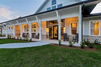 luxurious apartments pool gym bikes