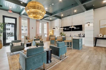 Luxurious Apartments - Pool Gym Bikes,,4 star