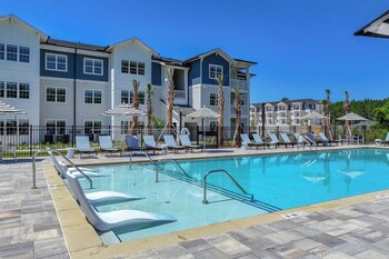 luxurious apartments pool gym bikes