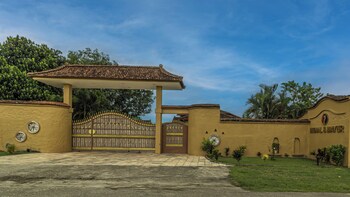 munal and mayur resort