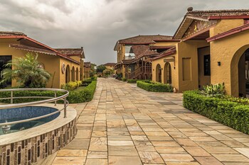 munal and mayur resort