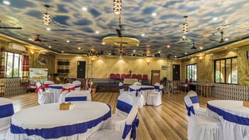 munal and mayur resort