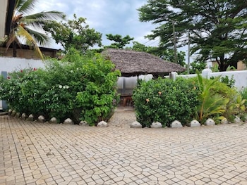 64 zenj house