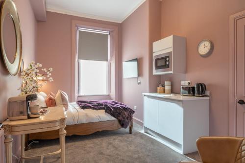 Boutique Home Stay,,2 star