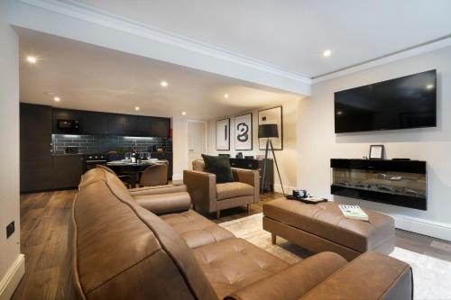 Courtyard Apartments,North Terrace,2 star