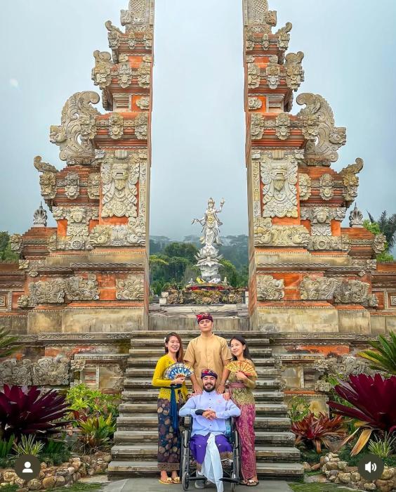 the blooms villa