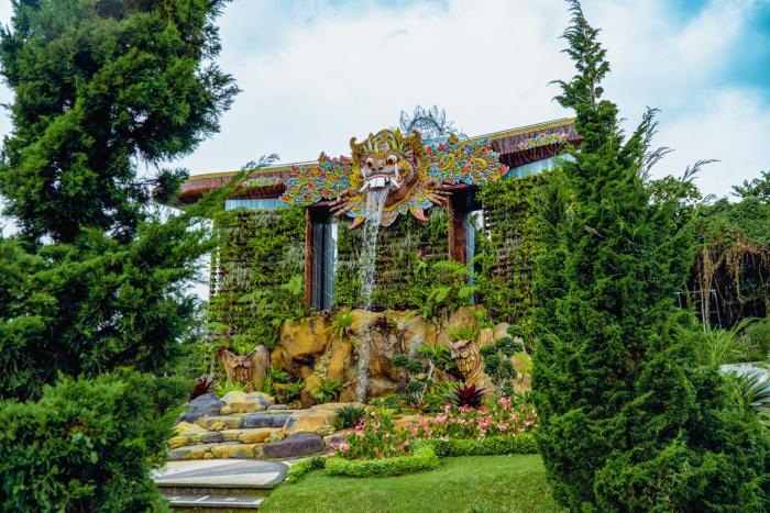 the blooms villa