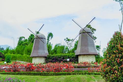 the blooms villa
